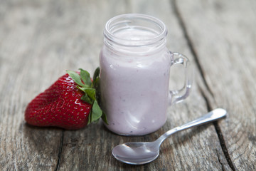 smoothies yoghourt a la fraise