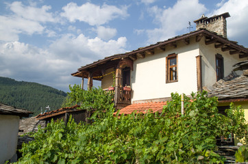 Fototapeta na wymiar Old house in historical cultural reserve Dolen , Bulgaria