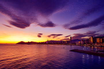 Naklejka premium Atardecer en Benidorm. Balcón del Mediterráneo