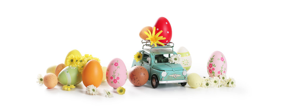 &oelig;uf de p&acirc;ques sur fond blanc