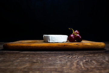 camembert with grapes