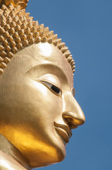 golden buddha statue