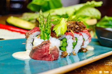 Sushi mit Fleisch, Restaurant