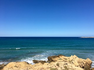 Fototapeta na wymiar sea and blue sky in Crete, Greece