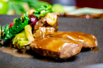 Steak mit Bratensauce, Restaurant