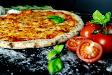 Pizza Margherita, Frisch Classic Pizzeria Restaurant