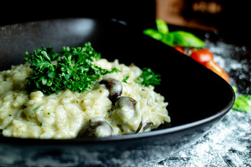 Rissoto, Reisgericht mit Funghi und Pilzen, Italinienisches Restaurant