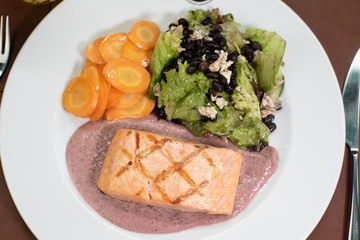 atún con zanahorias