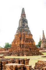Fototapeta premium Wat Chaiwatthanaram Temple in Ayutthaya, Thailand