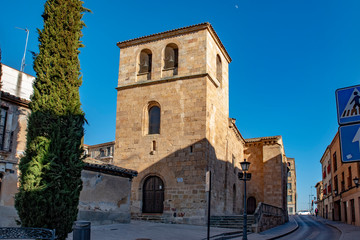 Fototapeta na wymiar view of the Church of Santo Tomás Canturiense in Salamanca