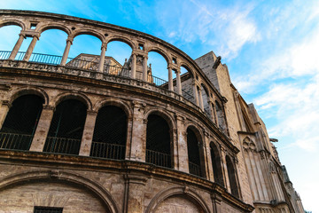 Fototapeta premium Valencia Cathedral under blue sky