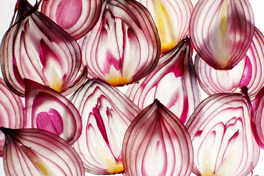 Thin slices of red onions