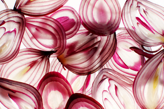 Thin slices of red onions