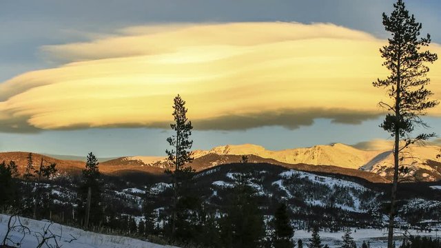Amazing winter mountain sunset - 4k timelapse