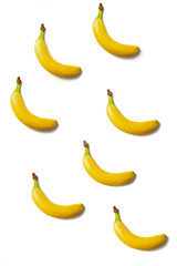 Plusieurs bananes sur fond blanc