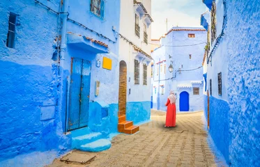 Afwasbaar Fotobehang Marokko Blauwe straat van medina in Chefchaouen, Marokko
