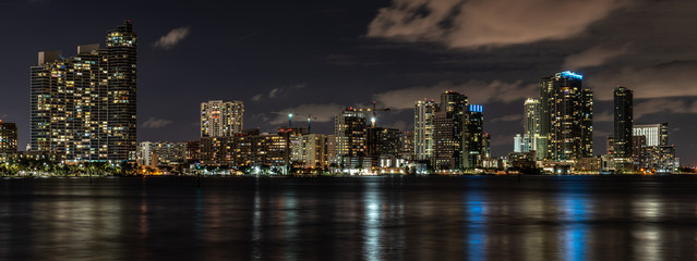 Naklejka premium Downtown Miami Night Cityscape