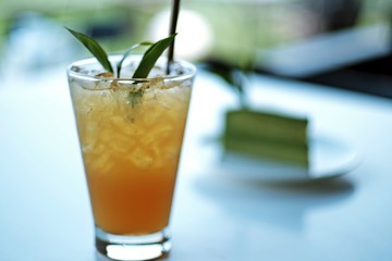Iced Tea with Green Tea Cake