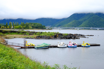 Naklejka premium View Beautiful scenery of lake Kawaguchi, Japan.