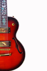 Электрогитара на белом фоне. Изолировано на белом.