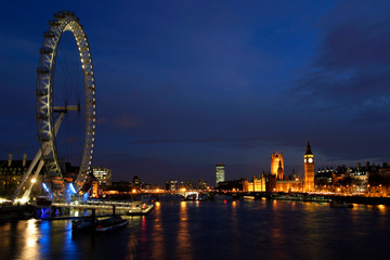 Fototapeta na wymiar London, England, London Eye, Houses of Parliament mit Big Ben und Westminster Bridge