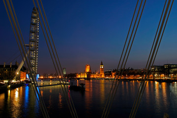 Fototapeta na wymiar London, England, London Eye, Houses of Parliament mit Big Ben und Westminster Bridge