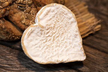 camenbert en forme de coeur