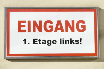 Obraz premium Roter Schriftzug Eingang, Schild, , Weisser Hintergrund