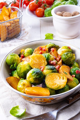 Roasted Brussels sprouts with honey and sesame from the oven