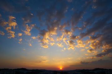 Fototapeta na wymiar Beautiful and amazing nature sunset sky with clouds .