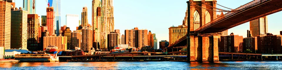 Fotobehang View of Manhattan bridge and Manhattan in New York, USA in the morning © Madrugada Verde