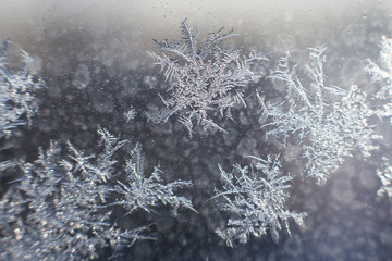 snow pattern on the glass from frost