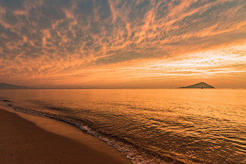 糸島市美しい夕方の海の絶景
