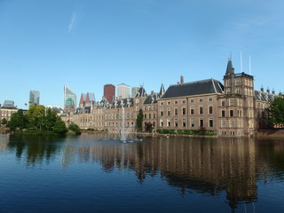 Fototapeta na wymiar Binnenhof (States General’s seat) across the Hofvijver pond in the Hague, Netherlands