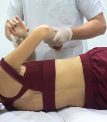 Obraz premium Physiotherapy osteopathy physiotherapist