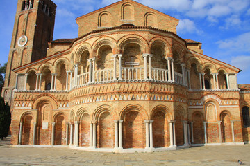 Fototapeta premium la Basilique Santa Maria e San Donato à Venise en Italie