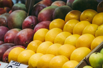 Etal de fruits au marché de la Boqueria de Barcelone
