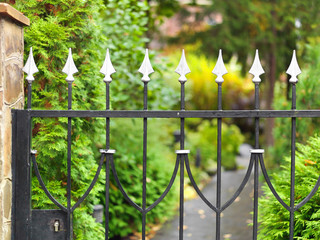 spear top fence