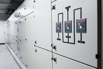 Control room for DC Circuit Breaker of electrical energy in a factory