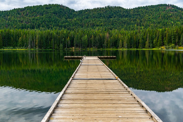 Fototapeta na wymiar Wooden dock at the lake
