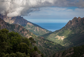 Le village d'Ota, Corse