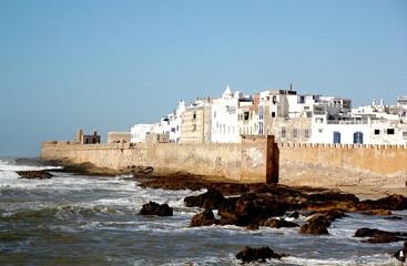 Fototapeta na wymiar Essaouira ancient walls and fortress with cannons