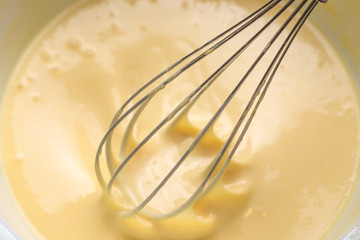 Whipping whisk batter for baking