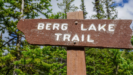 Berg lake trail sign, in Mount Robson Provincial Park