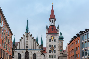 Obraz premium Munich, Bavaria, Germany - December 31, 2018: The beautiful Old Town Hall at Marienplatz Square, Munich - Germany 