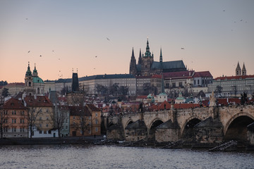 Obraz premium Charles Bridge and Prague Castle