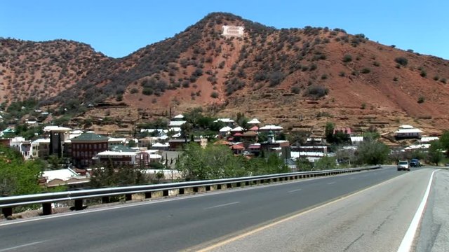Bisbee Highway View-ws