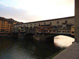 Fototapeta na wymiar The majestic Ponte Vecchio bridge in Florence.