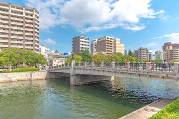 広島市街地風景 元安橋と元安川の風景