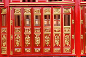 Obraz premium the big red carving wood doors in the HUE Palace